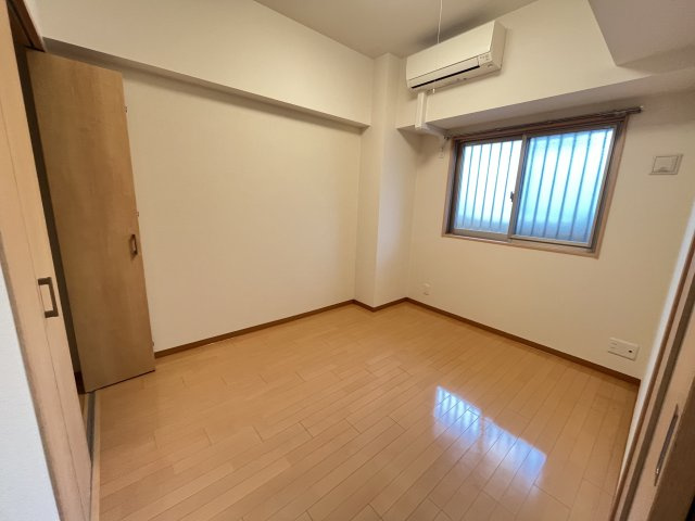 【寝室】ピュアライン医大東