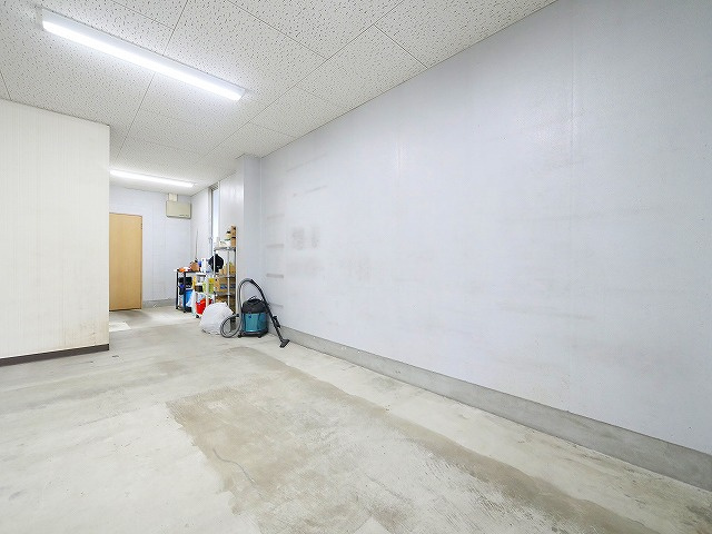 南京終町店舗事務所の内装