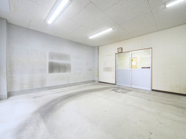 南京終町店舗事務所の内装