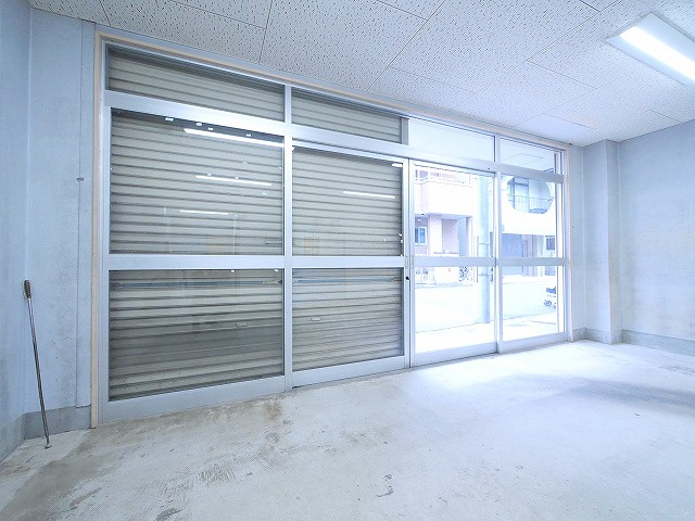 南京終町店舗事務所の内装