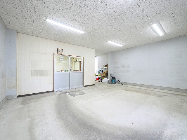 南京終町店舗事務所の内装