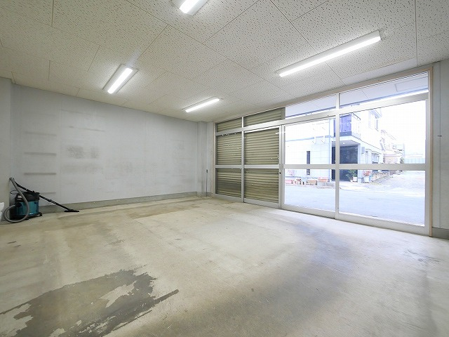 南京終町店舗事務所の内装