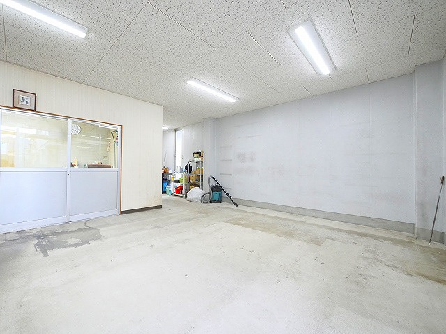 南京終町店舗事務所の内装