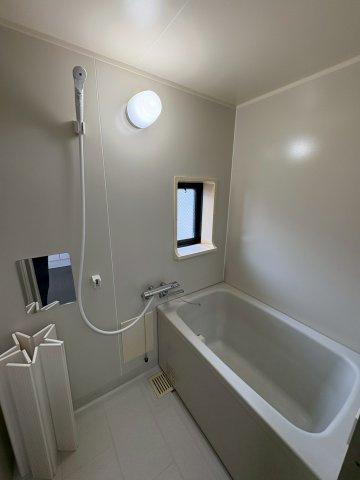 ツインコート弐番館の浴室|落ち着いた空間のお風呂です