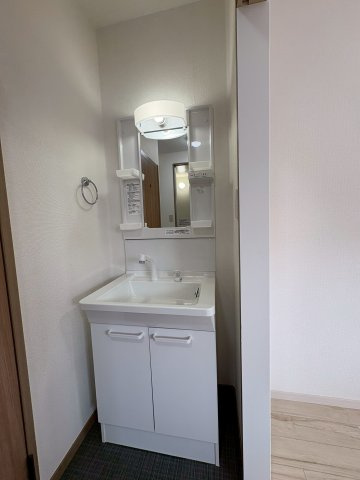 ツインコート弐番館の洗面所|スペースが確保できる洗面所です