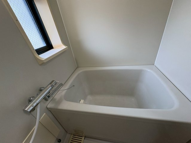 ツインコート弐番館の浴室|落ち着いた空間のお風呂です