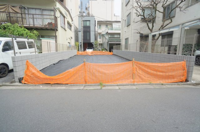 東麻布２　土地の外観|☆南側・北側公道に面する土地で陽当たり・風通し良好
☆44.17坪の整形地☆現況更地