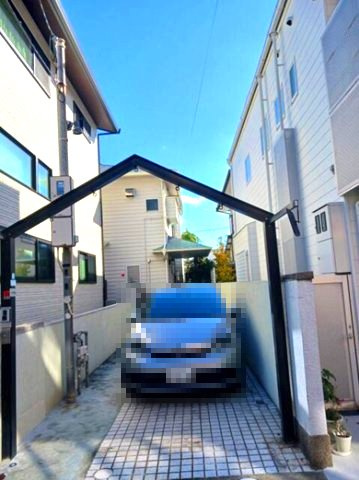 西宮市神園町の駐車場|２台が駐車できる、専用通路のある家
