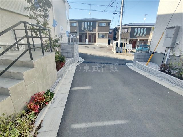 【前面道路含む現地写真】の画像