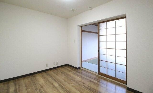 ハイツいづみ