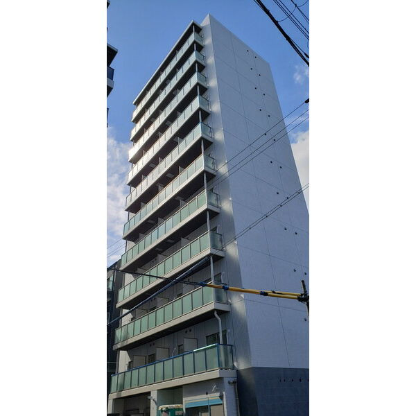 THE RESIDENCE S
