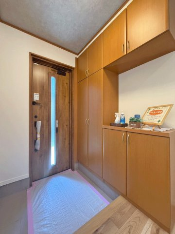 【一条工務店施工の高断熱の家】高野原3丁目の玄関