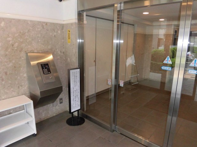 コスモ所沢グランステージのエントランス