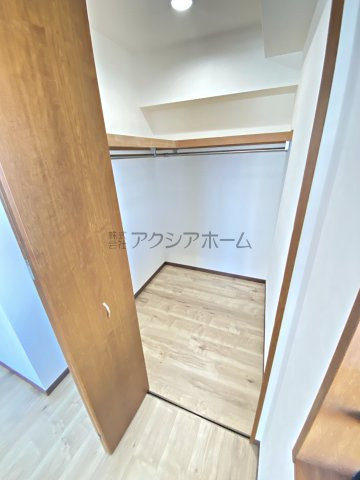 コスモ所沢グランステージの収納|洋室7.0帖のウォークインクローゼット