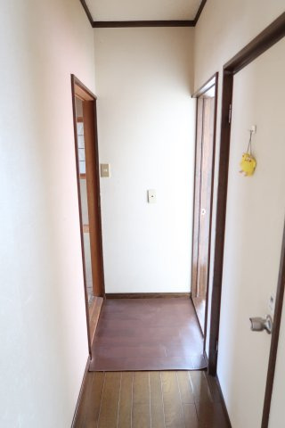 野洲市西河原　中古戸建|廊下