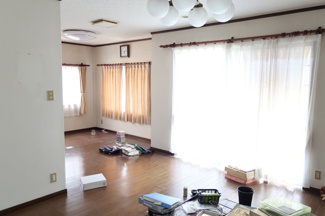 【居間・リビング】 | 野洲市西河原　中古戸建