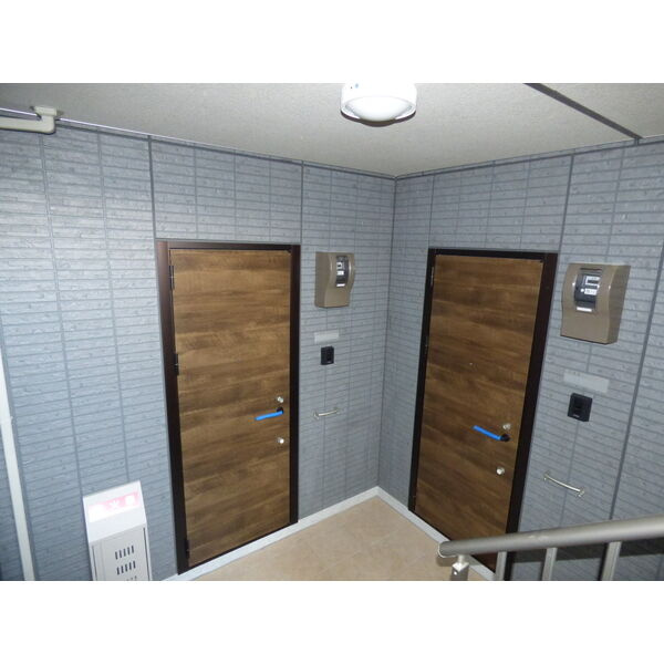 プルミエプランタンの玄関