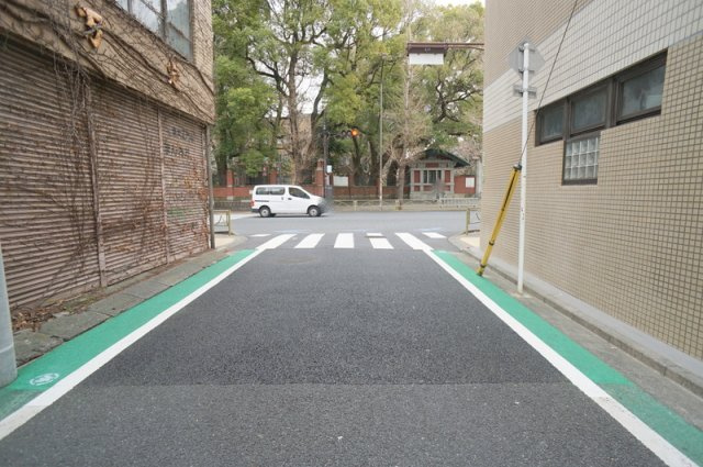 本郷６　土地の前面道路含む現地写真|南側　公道　幅員約6.0m