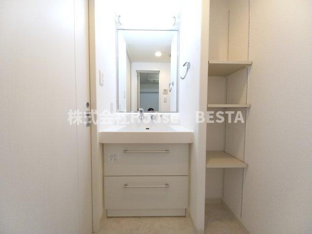 アルファレガロ神戸ウエストの独立洗面台