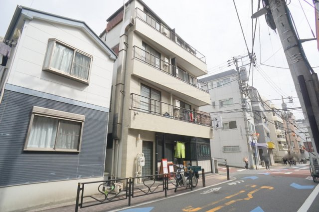 本郷５　ビルの外観|東京メトロ丸の内・都営大江戸線「本郷三丁目」駅徒歩6分
都営三田・大江戸線「春日」駅徒歩7分