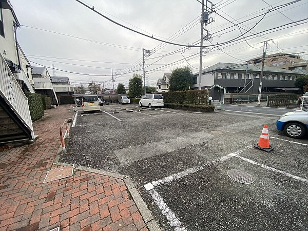 【駐車場】