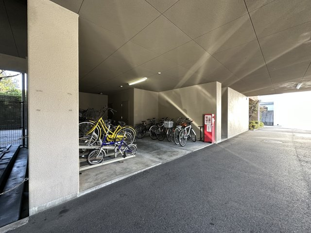 リヴィエール大高の駐車場