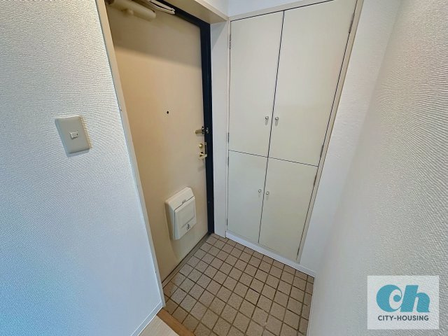 メゾン大森 101号室の玄関