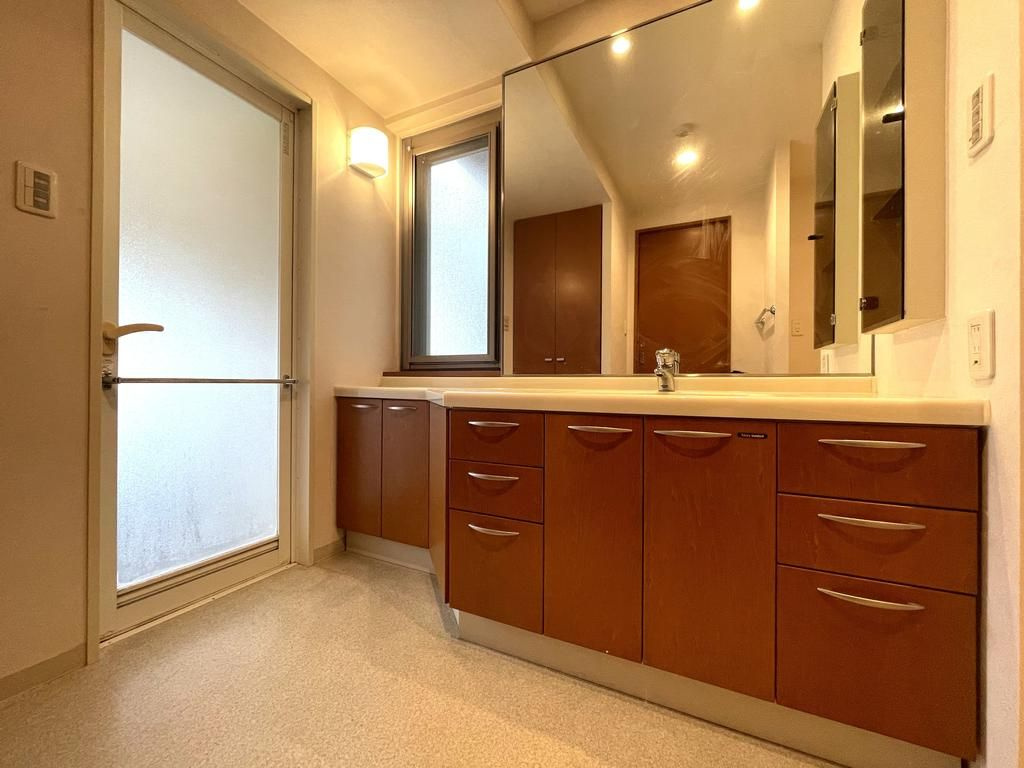 テラス武蔵野桜堤の独立洗面台