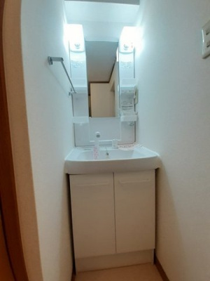 【洗面所】 | エスポアールユアサⅠ | 使いやすい洗面所です