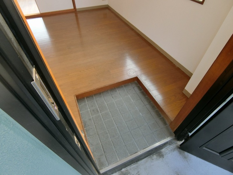 中澤ビルの玄関