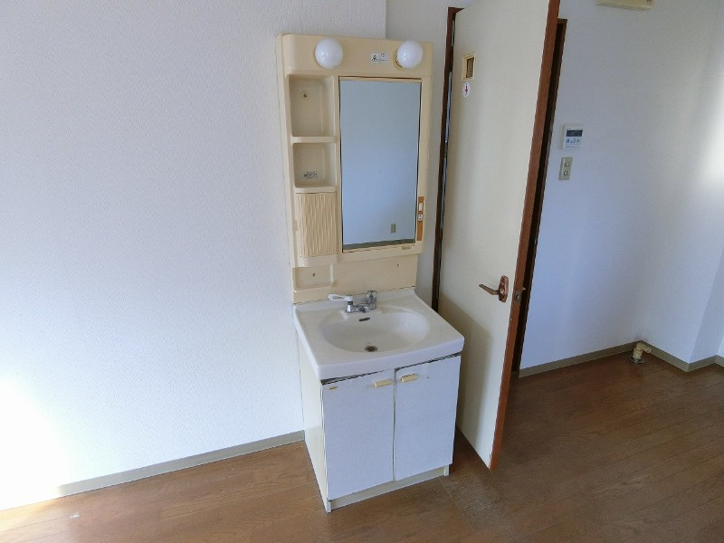 中澤ビルの洗面所