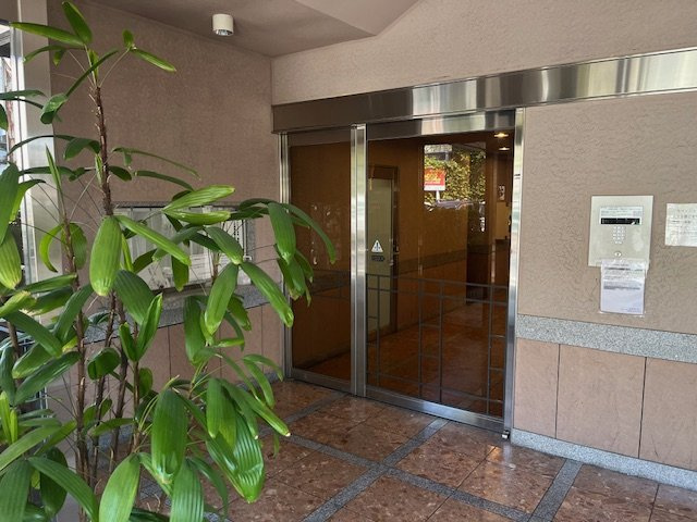 ダイアパレス照国神社前のエントランス