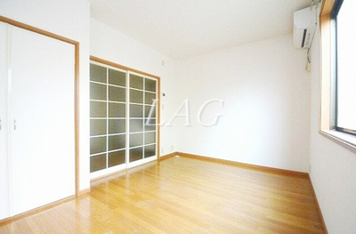 【居間・リビング】 | ウルマハイツ | 洋室のお部屋です。