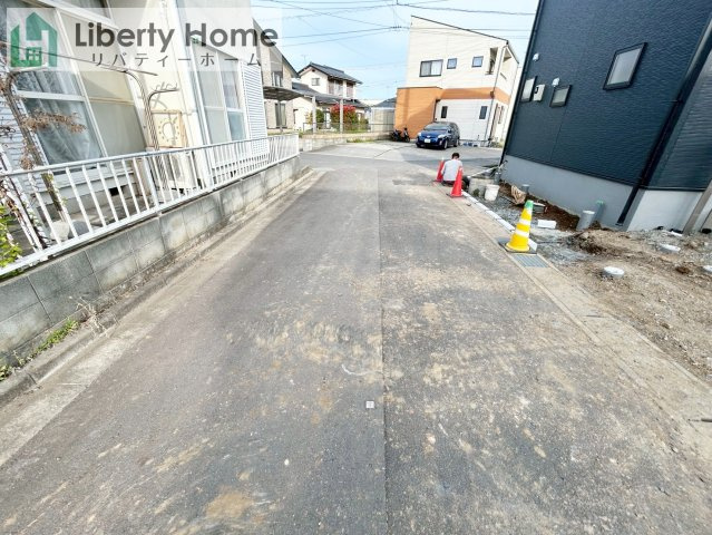 日立市東多賀町３期　新築戸建　2号棟の前面道路含む現地写真
