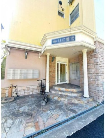 兵庫県神戸市須磨区　1棟収益マンション　ＵＣ離宮のエントランス