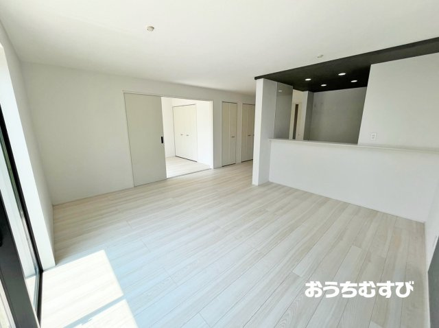 守山区上志段味6期(全4棟)の居間・リビング