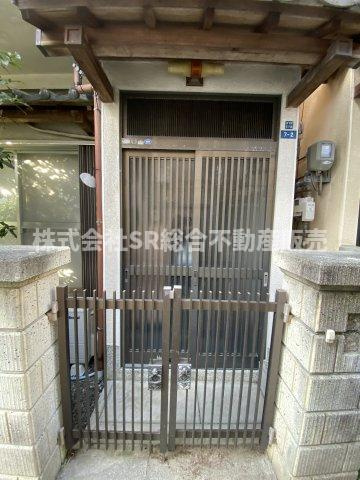 日下町1丁目中古戸建の玄関|弊社は中古戸建のご紹介、その後のリフォームのご提案、
賃貸物件のご紹介、すべてご対応可能です。
お客様にあったプランをご提案致します。
まずはお問合せ下さいませ。