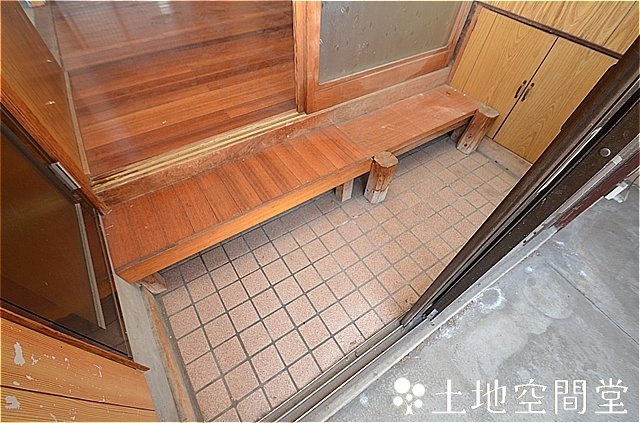 中間市中央１丁目のテラスの玄関