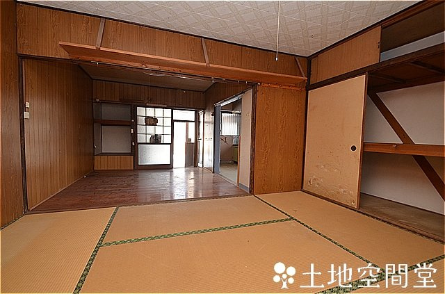 中間市中央１丁目のテラスの和室