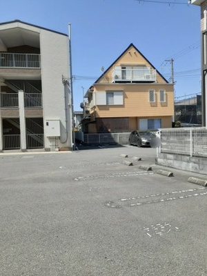 【駐車場】 | レジデンスブライト | 駐車場完備です