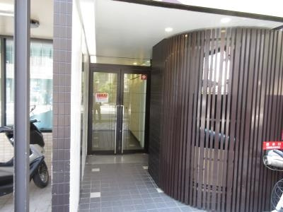 サンフローラ丸太町のエントランス