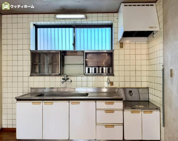川口市源左衛門新田　中古一戸建てのキッチン