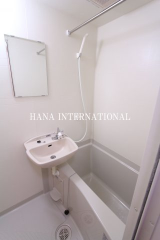 レオパレスウイング北坂戸の浴室