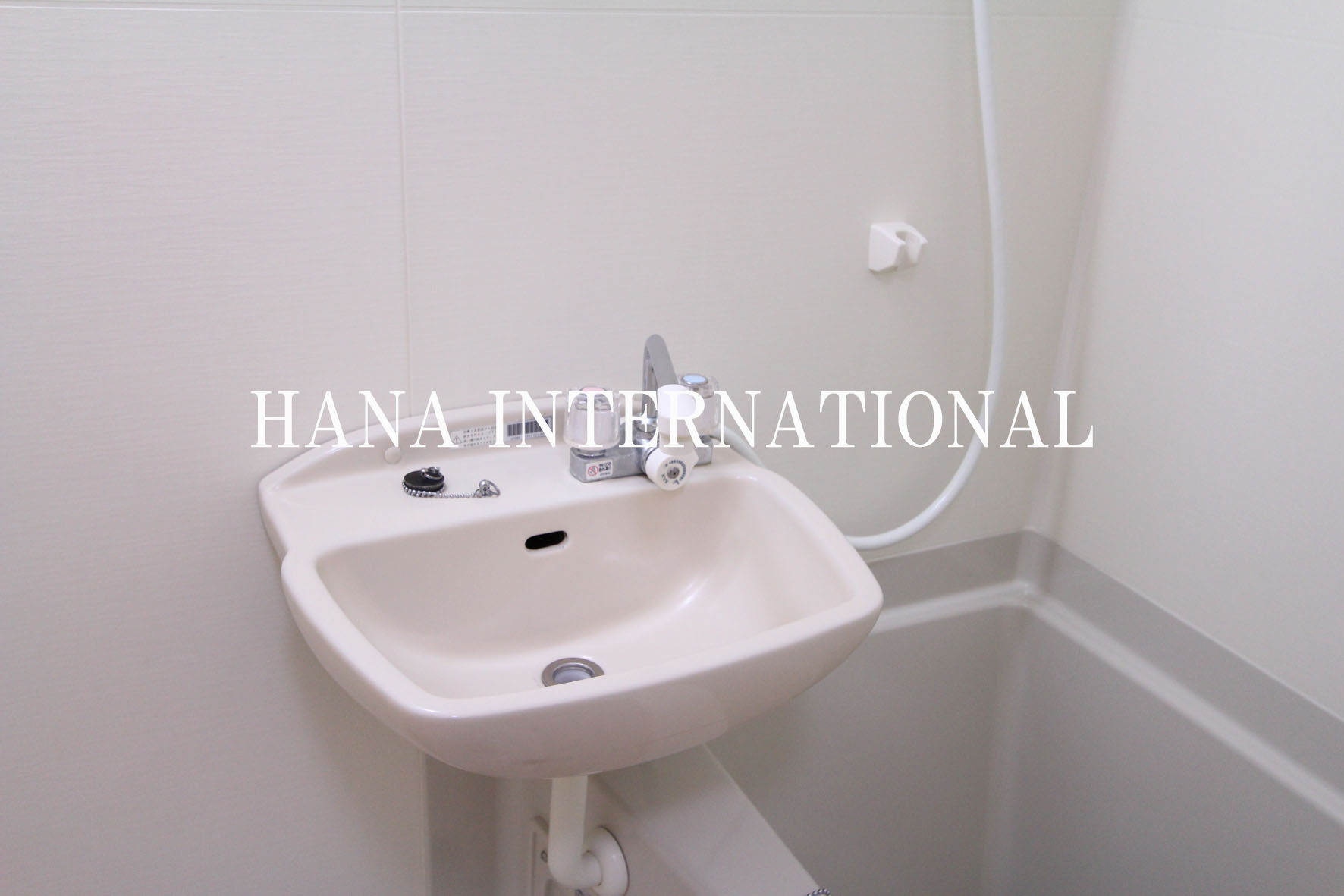 レオパレスウイング北坂戸の洗面所