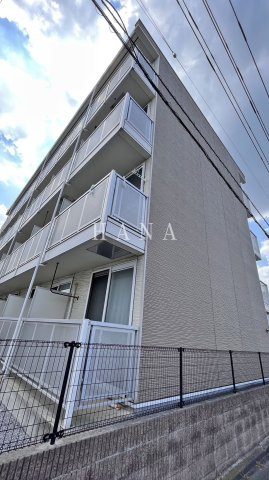 レオパレスウイング北坂戸の玄関