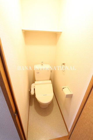レオパレスウイング北坂戸のトイレ