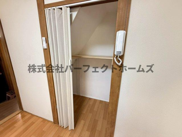 向井田1丁目戸建　賃貸の収納|便利な収納スペースです