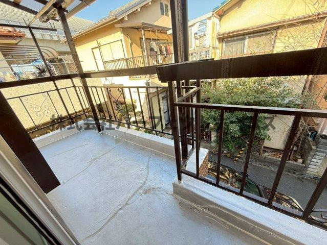 向井田1丁目戸建　賃貸のバルコニー|バルコニーからの眺めを楽しみながら食事をしませんか