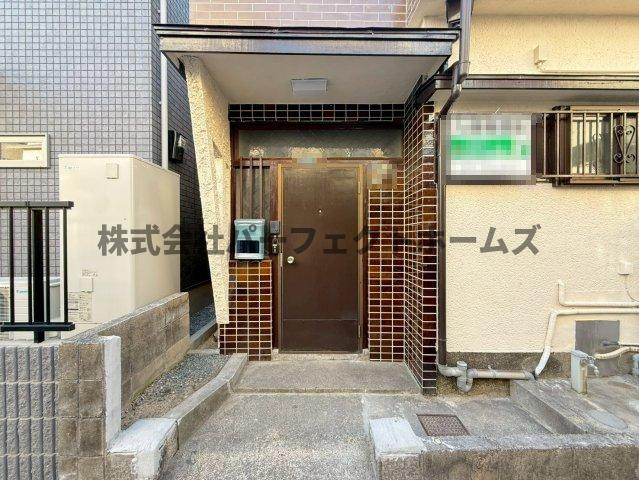 向井田1丁目戸建　賃貸のエントランス|落ち着いたエントランスです