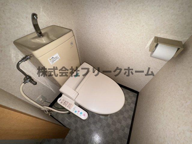 小金井市梶野町４丁目の賃貸マンションのトイレ